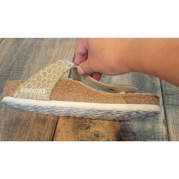 Birkenstock Gizeh Womens 36 US 5-5.5 Metallic ShimmeryGold T Strap Thong Sandals - Picture 7 of 9